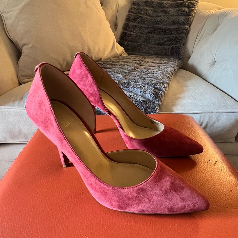 NIB Michael Kors high pump suede
